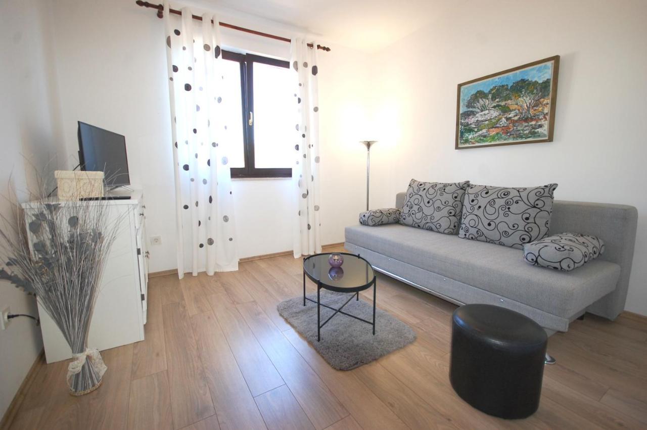 נייביצה Apartment Margareta By El-Pi Tours מראה חיצוני תמונה